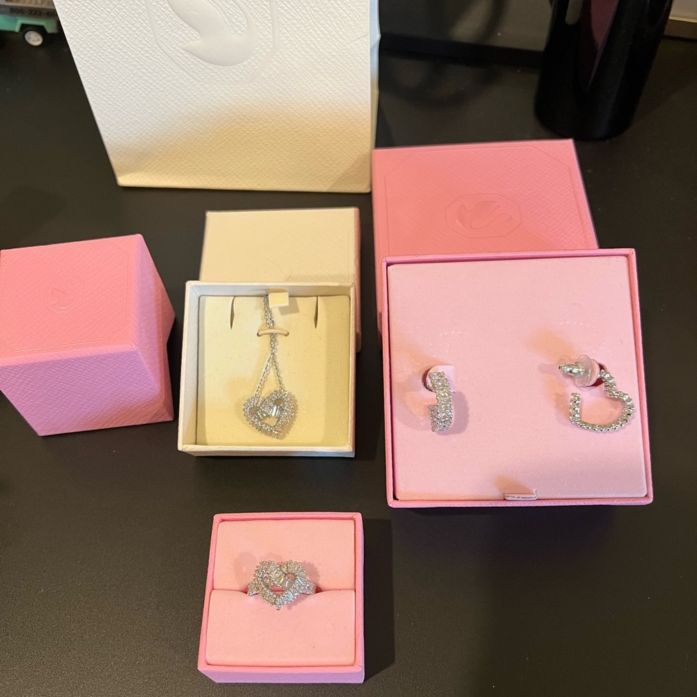 Swarovski Matrix Heart Jewelry Set $557